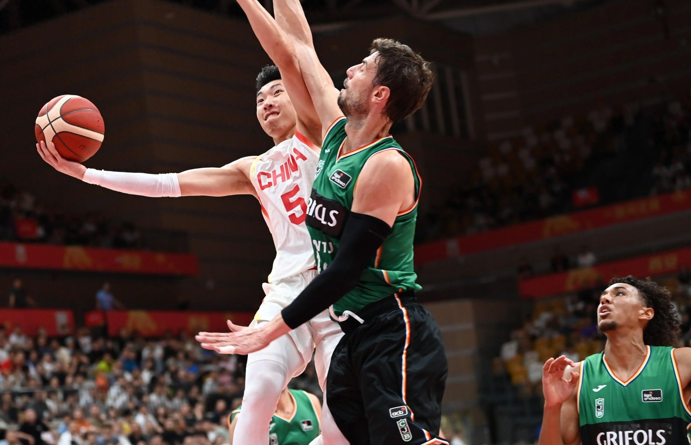 开云彩票 -关于今夜突围战来临，多伦多猛龙围绕NBA常规赛状态回暖，球迷炸锅，资深球员宣示担当的信息