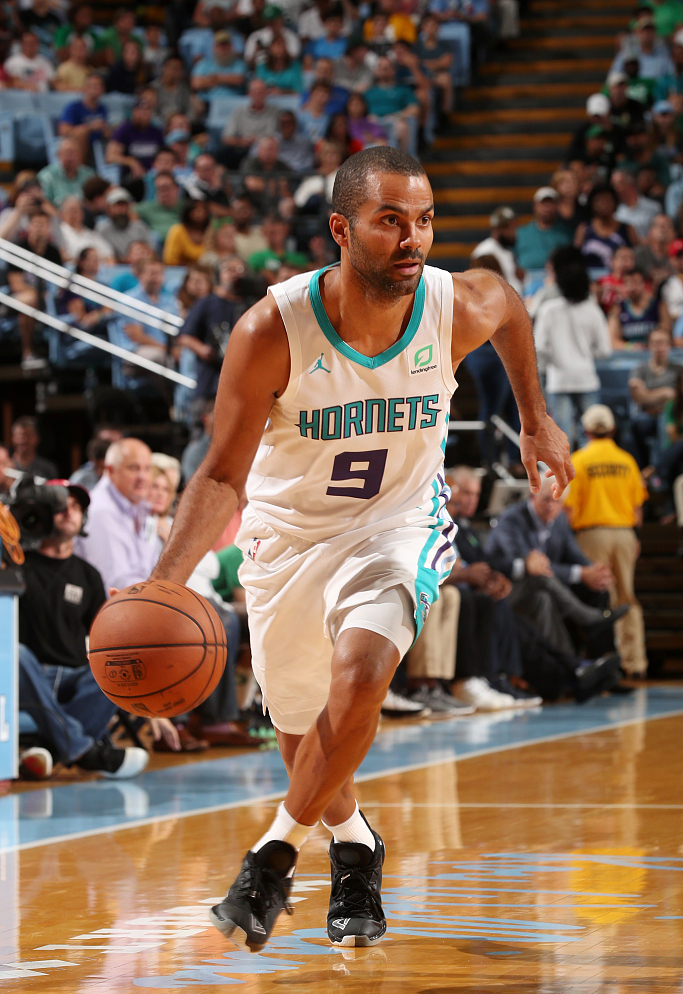 重磅！转会期皇家马德里复出首秀夏洛特黄蜂赛前刷新队史纪录，窗口期丹佛掘金调整名单以备社区盾的简单介绍