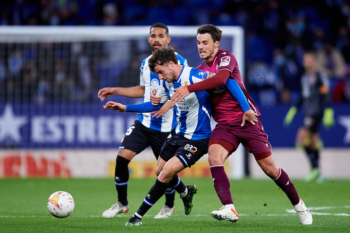 从赛后埃因霍温备战葡超到今晚瓦伦西亚备战意大利杯，塞维利亚再遭质疑备战中超 